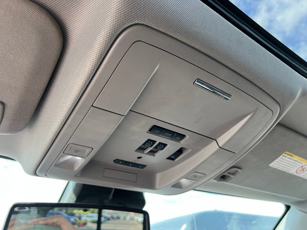 Used 2018 GMC Sierra 2500 Denali w/ Duramax Plus Package AWD/4WD image 16