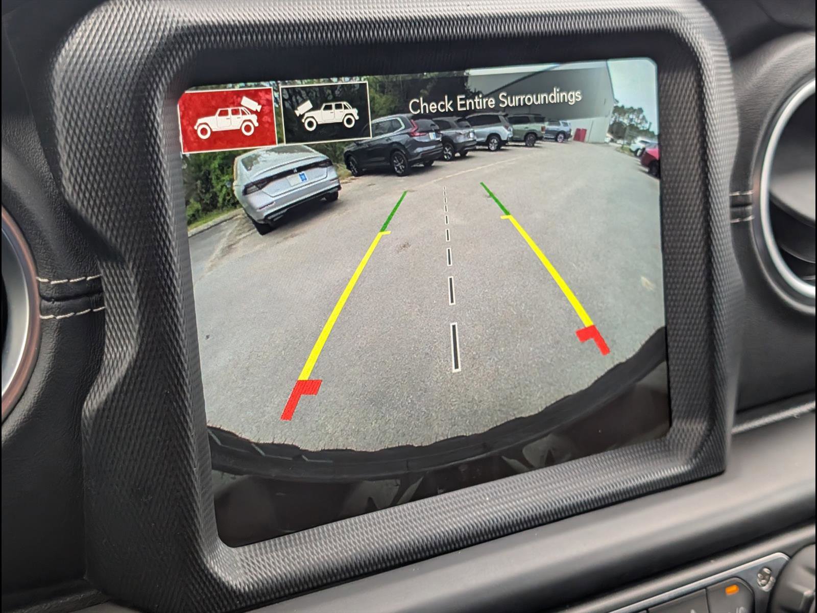 Used 2023 Jeep Wrangler Unlimited Sahara w/ Cold Weather Group image 12