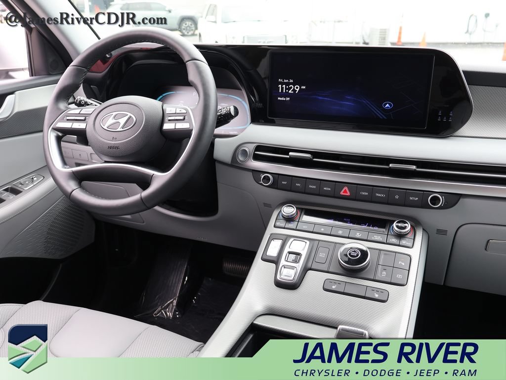 Used 2025 Hyundai Palisade SEL FWD image 14