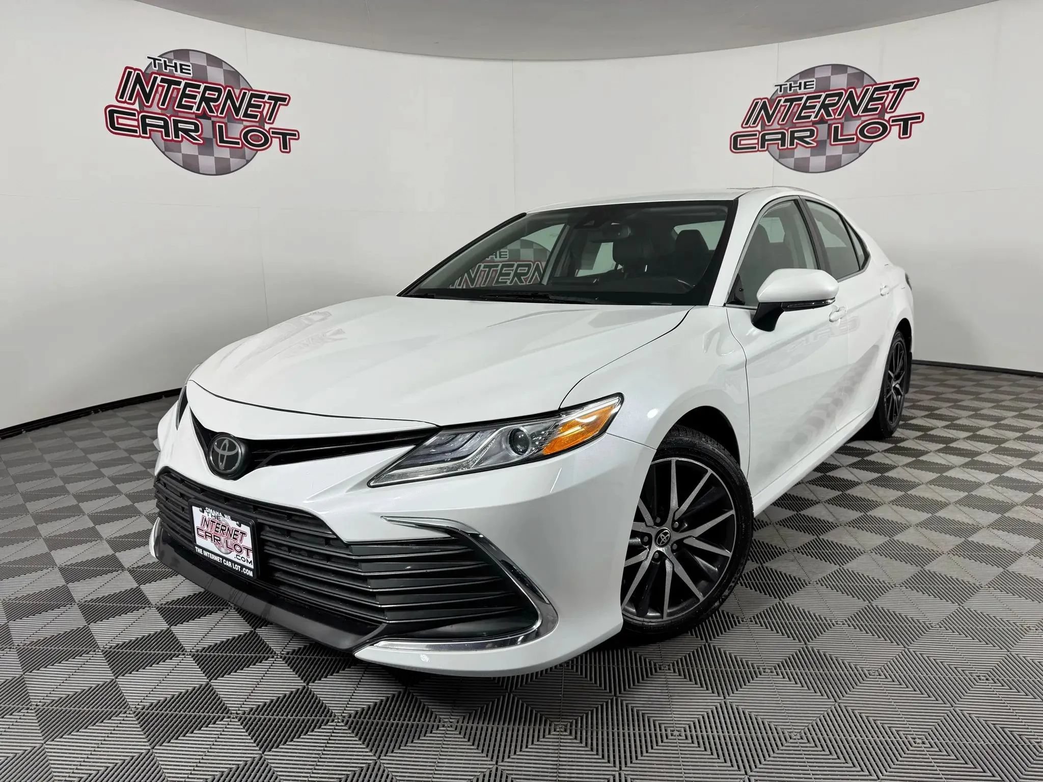Used 2024 Toyota Camry XLE w/ Cold Weather Package