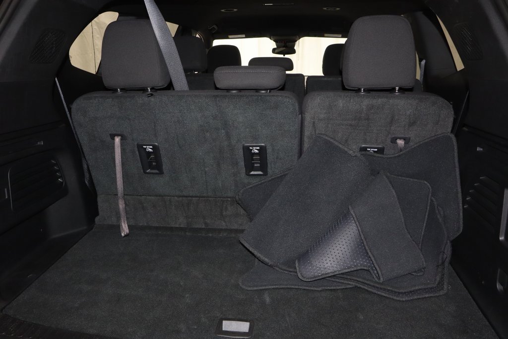 Used 2025 GMC Acadia Elevation image 14