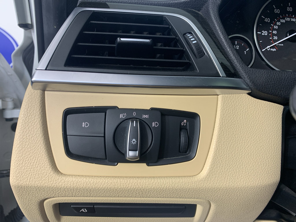 Used 2018 BMW 330i Sedan RWD image 16