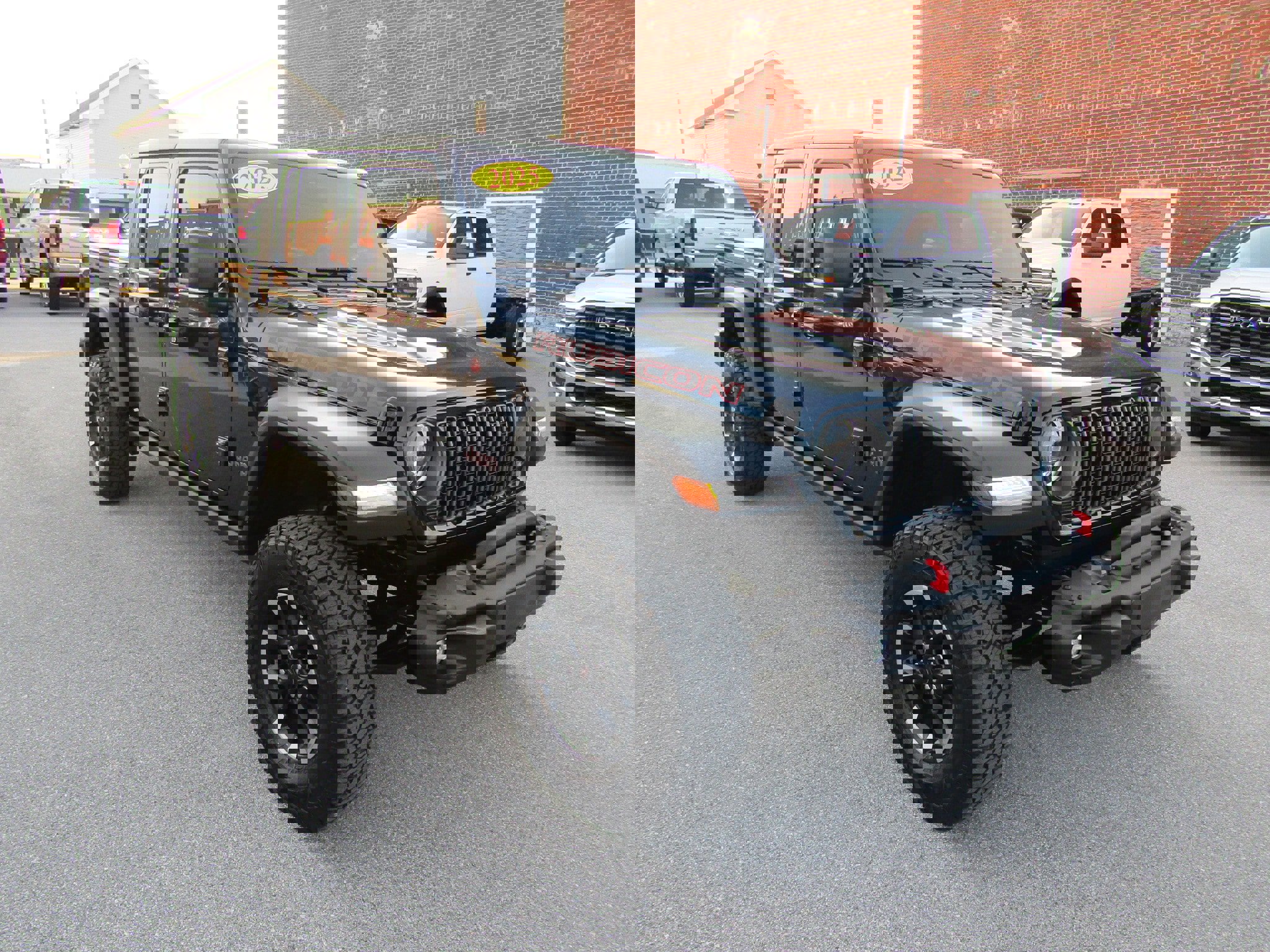 Used 2025 Jeep Gladiator Rubicon w/ Convenience Group image 1