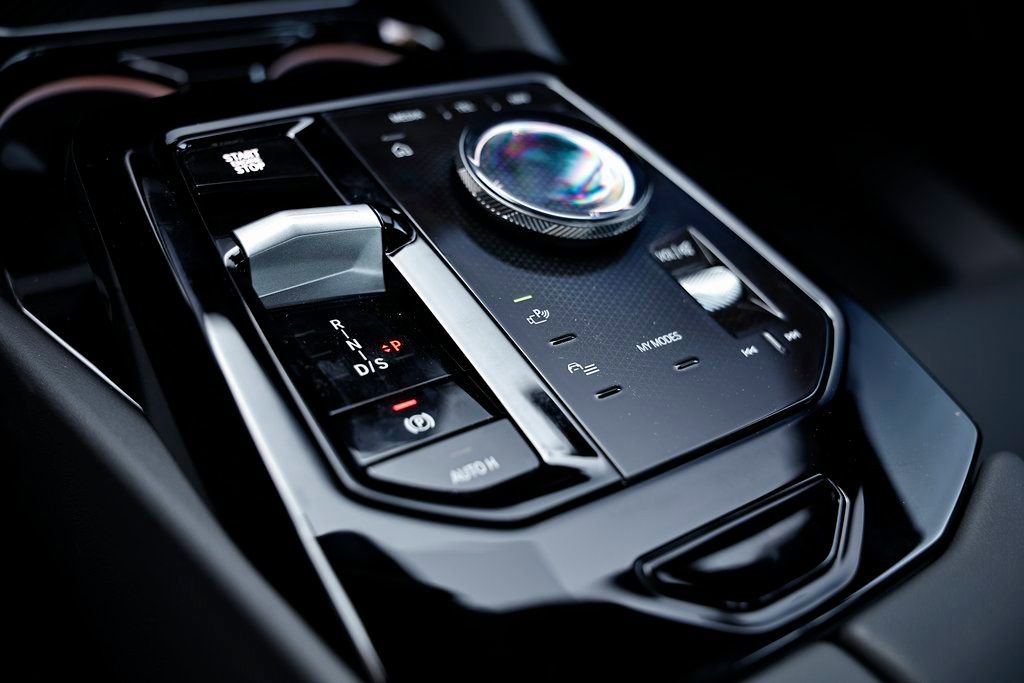 New 2026 BMW 530i w/ Premium Package image 38