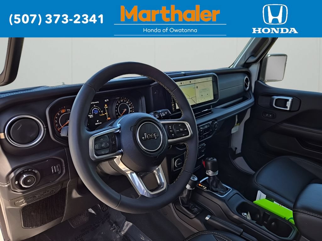 Used 2024 Jeep Wrangler Unlimited Sahara w/ Technology Group AWD/4WD image 11