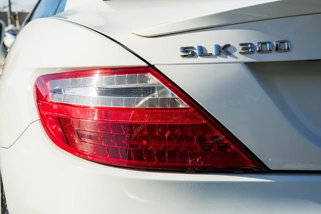 Used 2016 Mercedes-Benz SLK 300 image 7