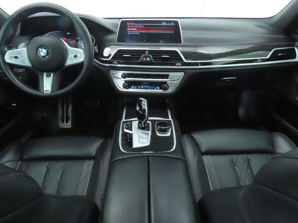 Used 2022 BMW 750i xDrive w/ Executive Package image 13