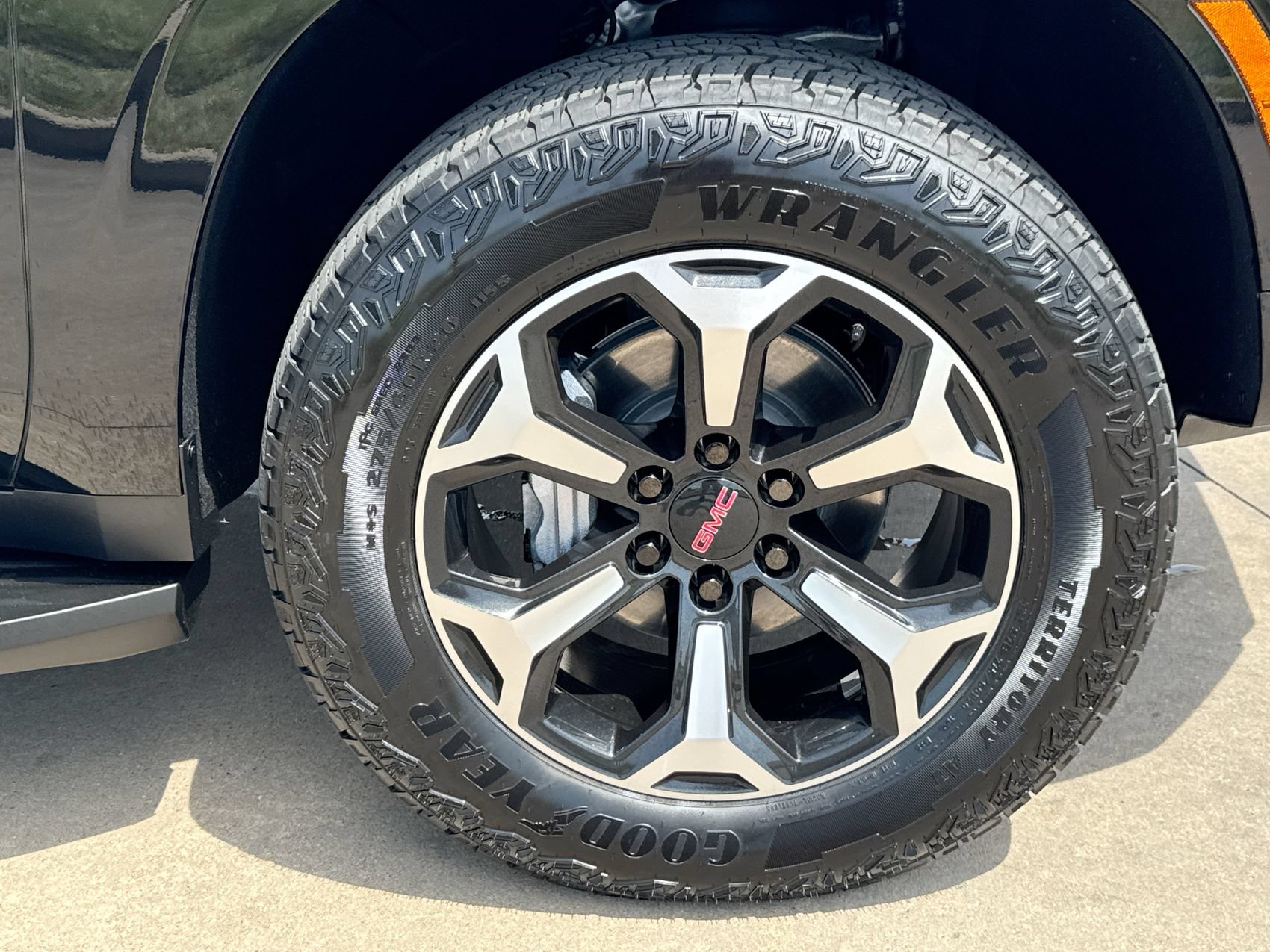 Used 2026 GMC Yukon XL AT4 AWD/4WD image 10