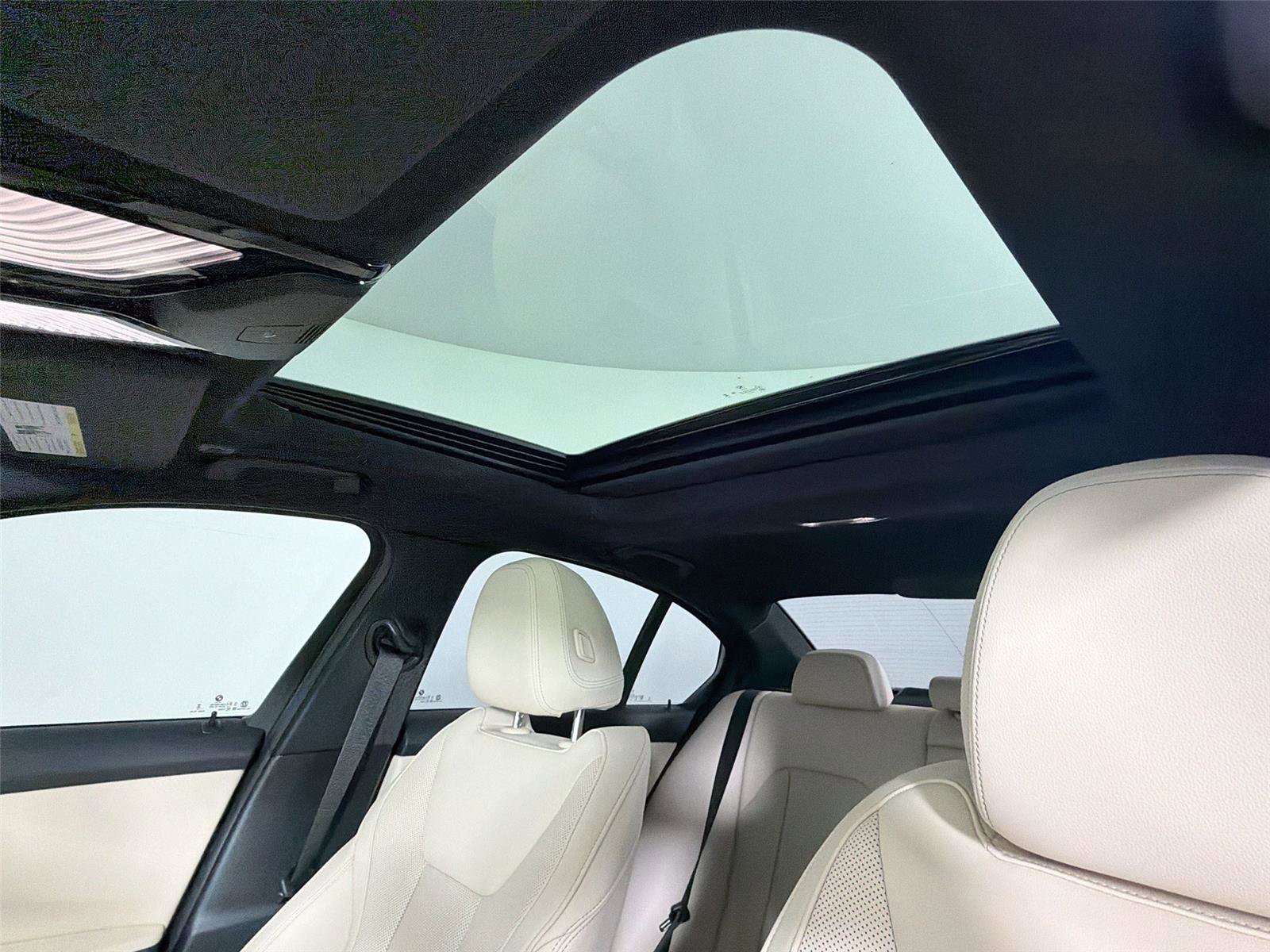 New 2026 BMW 330i Sedan w/ M Sport Package RWD image 24