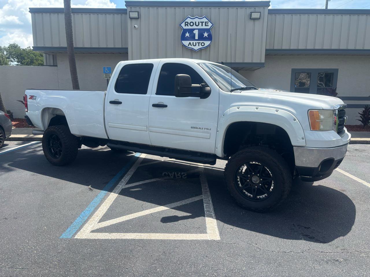 Used 2012 GMC Sierra 2500 SLE w/ SLE Preferred Package AWD/4WD image 5