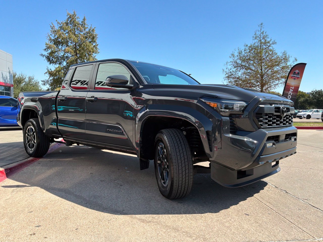 Used 2024 Toyota Tacoma TRD Sport w/ TRD Sport Premium Package AWD/4WD image 4