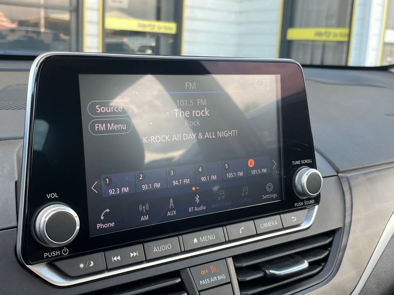 Used 2023 Nissan Altima 2.5 SV FWD image 17