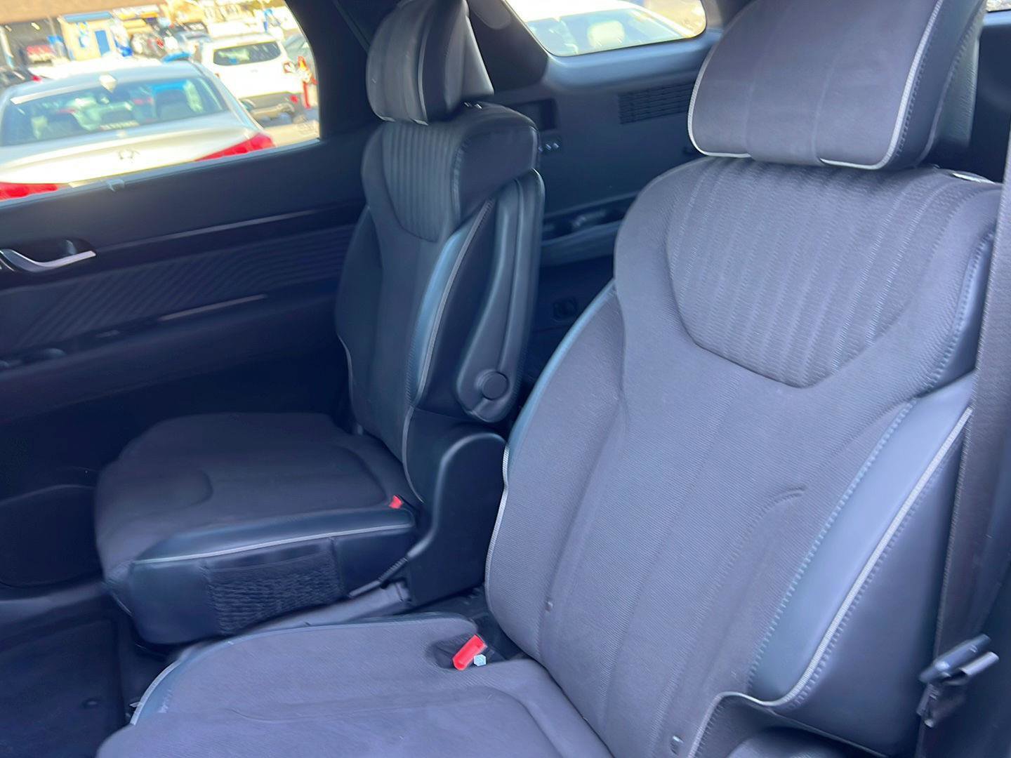 Used 2025 Hyundai Palisade Calligraphy image 9