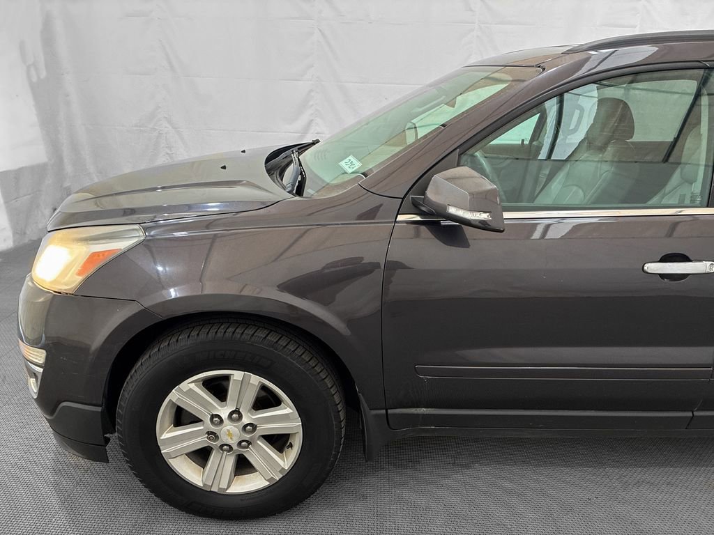 Used 2013 Chevrolet Traverse LT FWD image 3