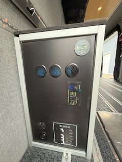 Used 2021 Mercedes-Benz Sprinter 2500 image 39