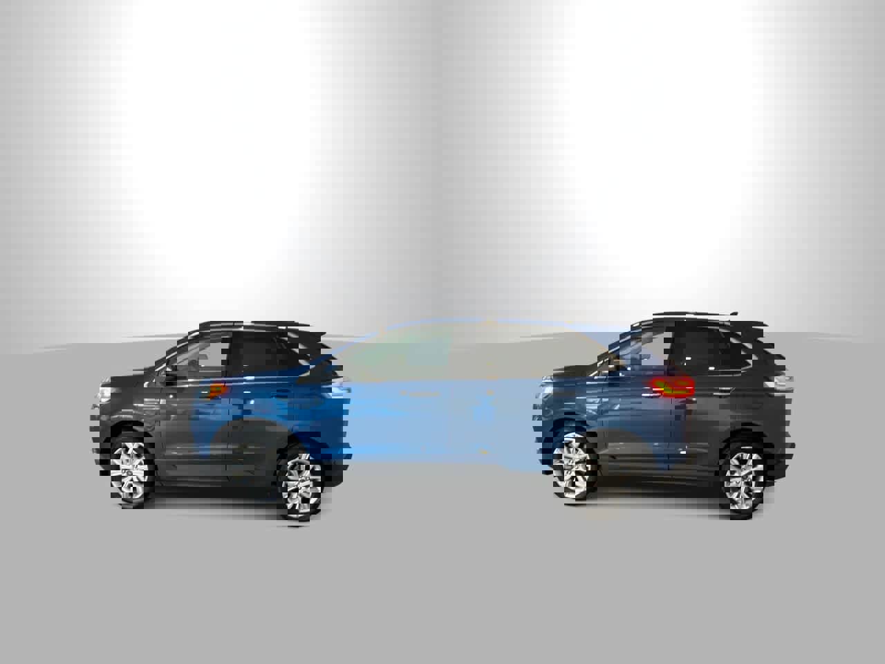 Used 2023 Ford Edge Titanium image 5