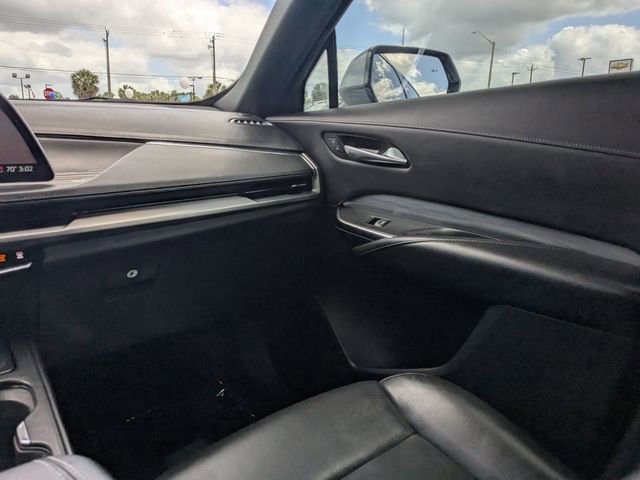 Used 2024 Cadillac XT4 Premium Luxury image 17