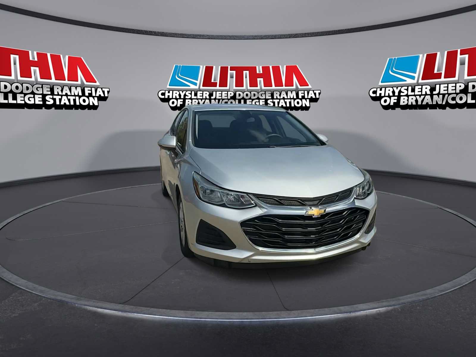 Used 2019 Chevrolet Cruze LS FWD image 2