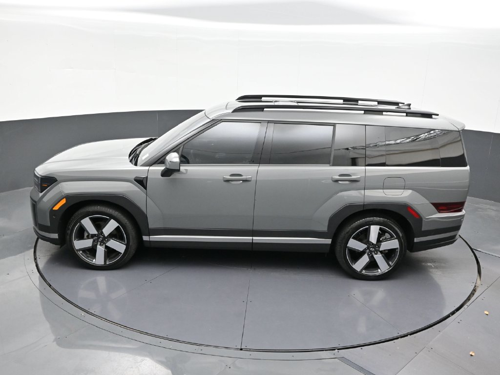 Used 2024 Hyundai Santa Fe Limited AWD/4WD image 16
