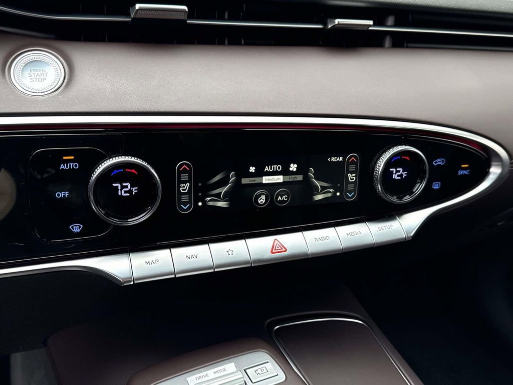 Certified 2023 Genesis GV70 2.5T w/ Advanced Package image 25