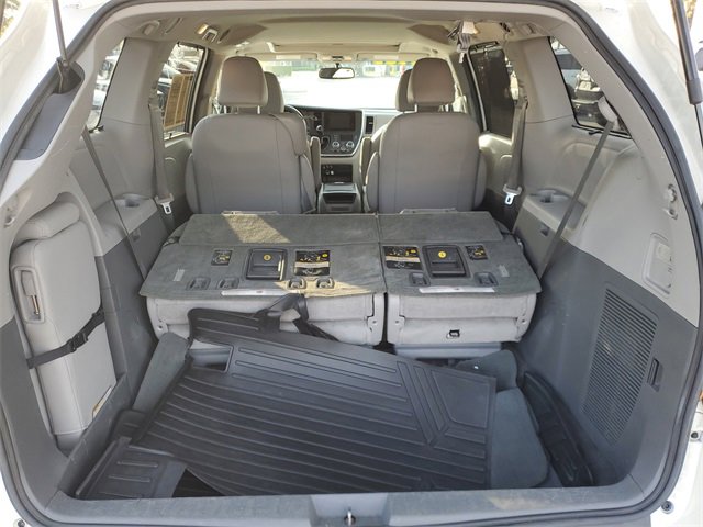Used 2016 Toyota Sienna XLE Premium image 8