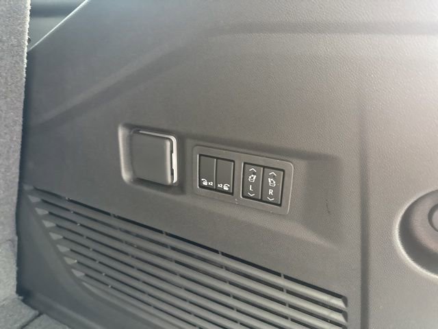 New 2026 GMC Yukon AT4 Ultimate w/ LPO, Floor Liner Package image 34