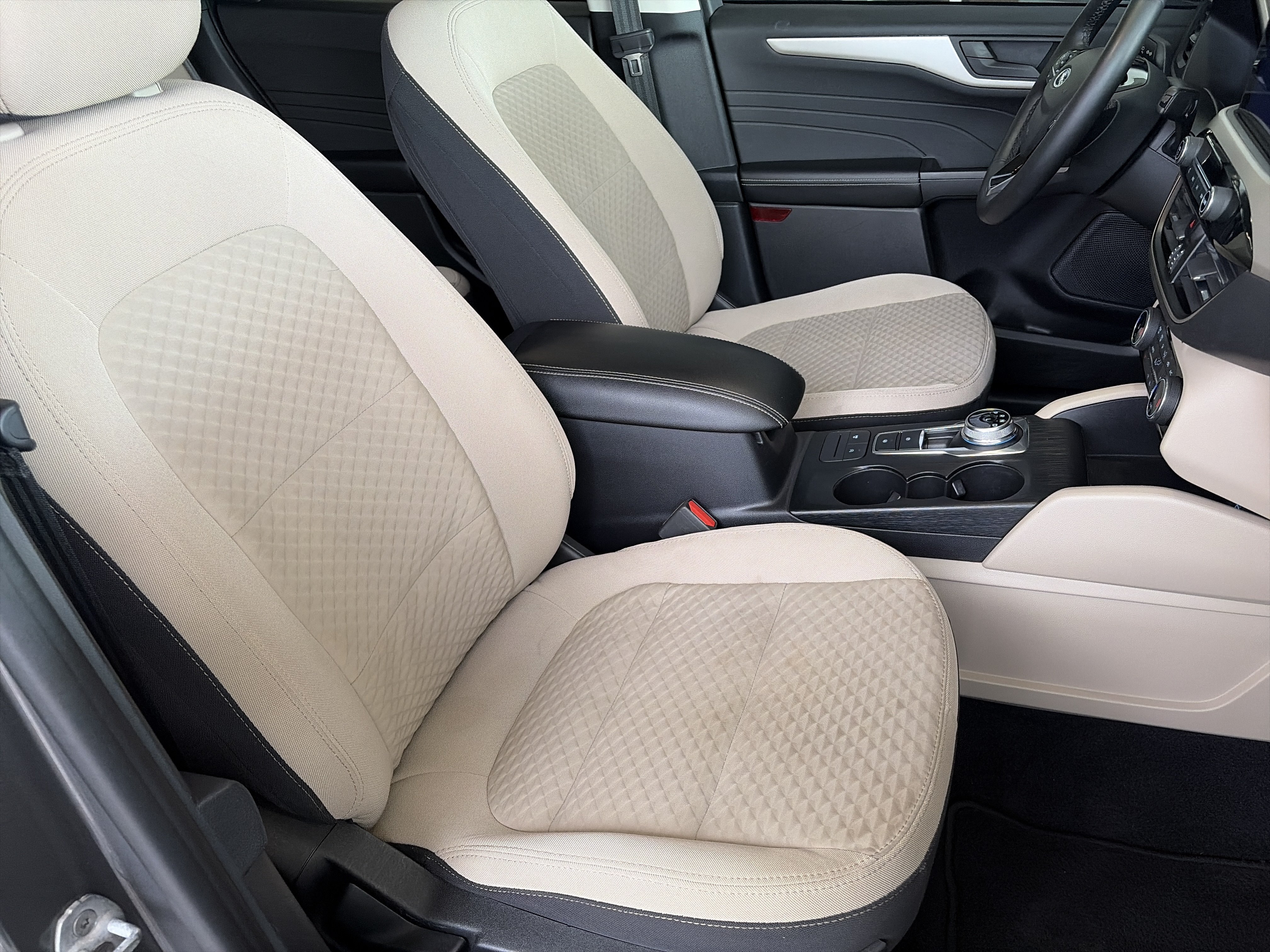 Used 2022 Ford Escape SE w/ SE Sport Appearance Package FWD image 16