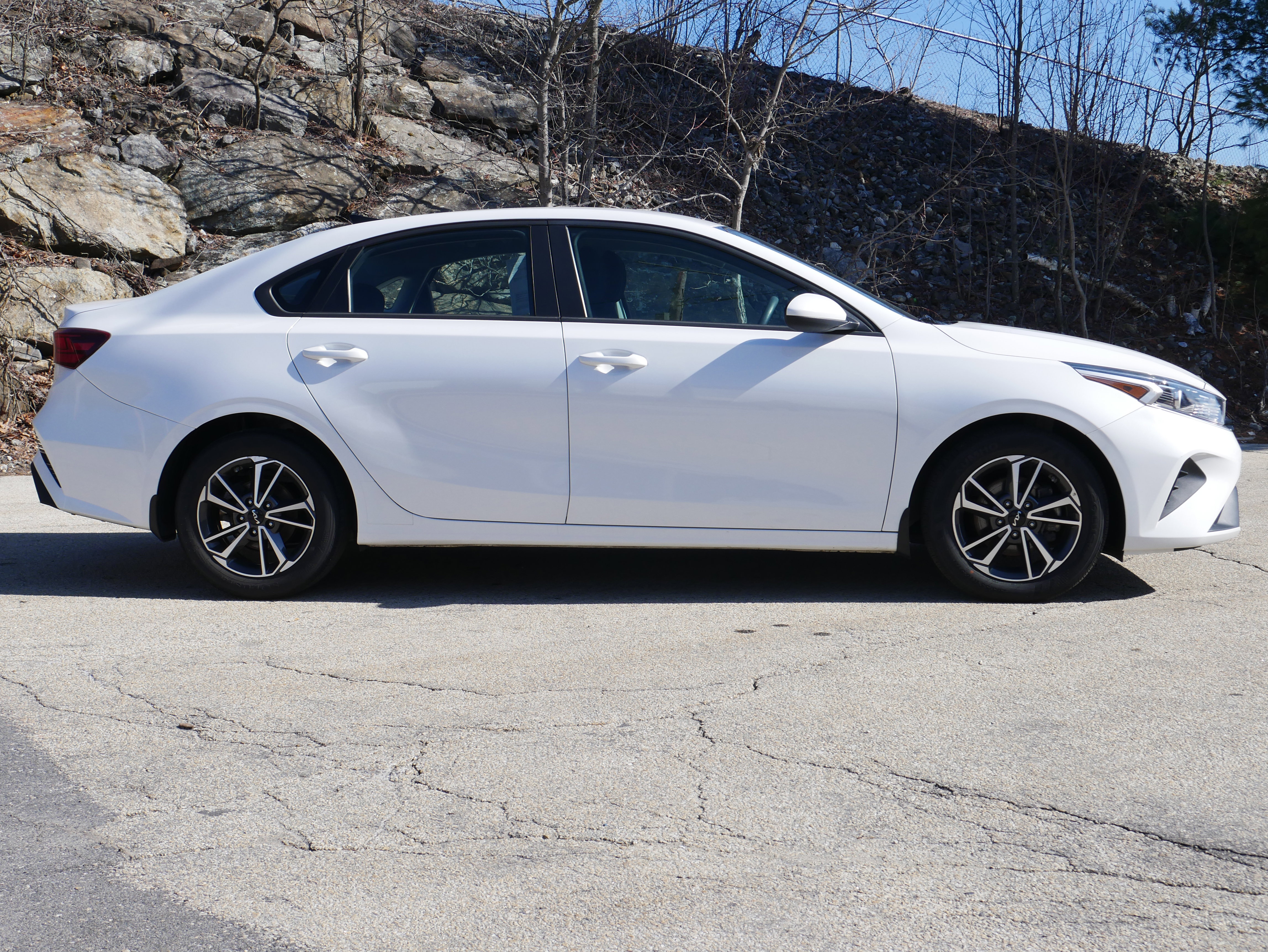 Used 2023 Kia Forte LXS FWD image 8