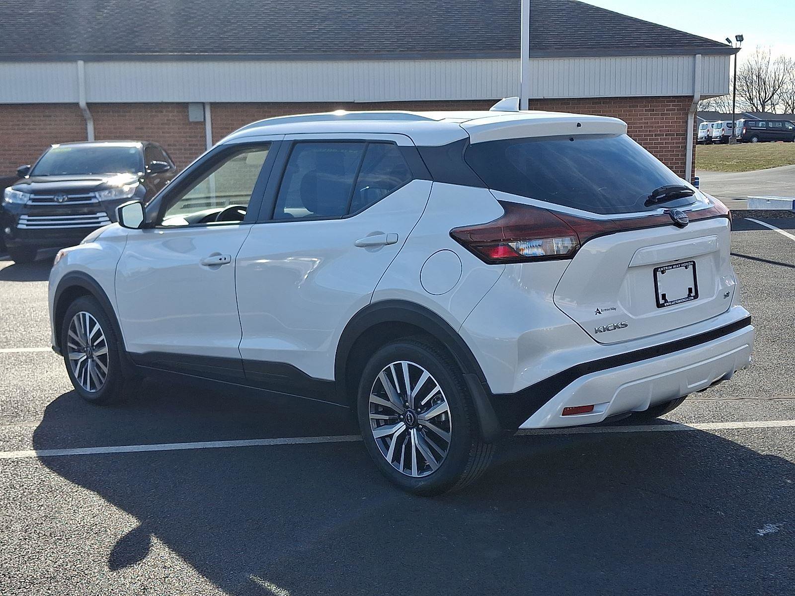 Used 2024 Nissan Kicks SV image 4