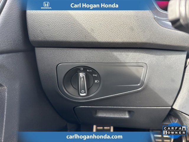 Used 2024 Volkswagen Tiguan SE R-Line image 18