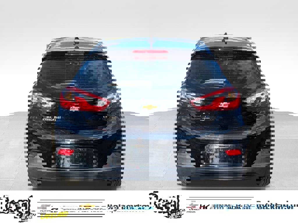 Used 2017 Chevrolet Cruze LT w/ Convenience Package image 4