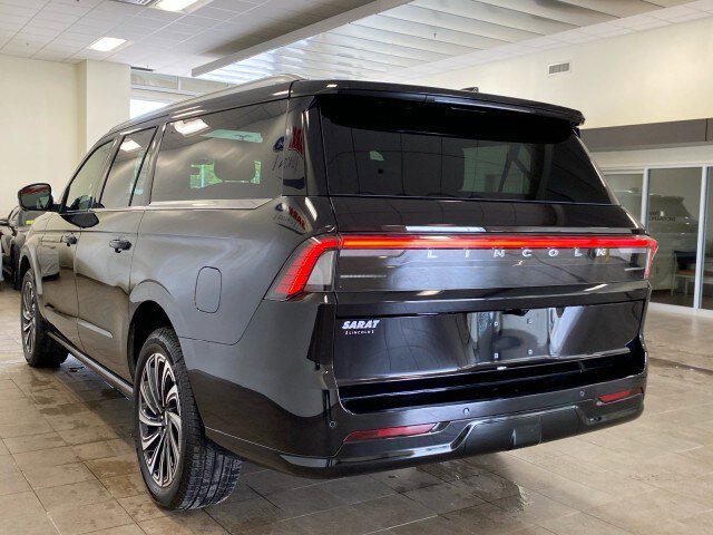 Used 2026 Lincoln Navigator L Black Label AWD/4WD image 5
