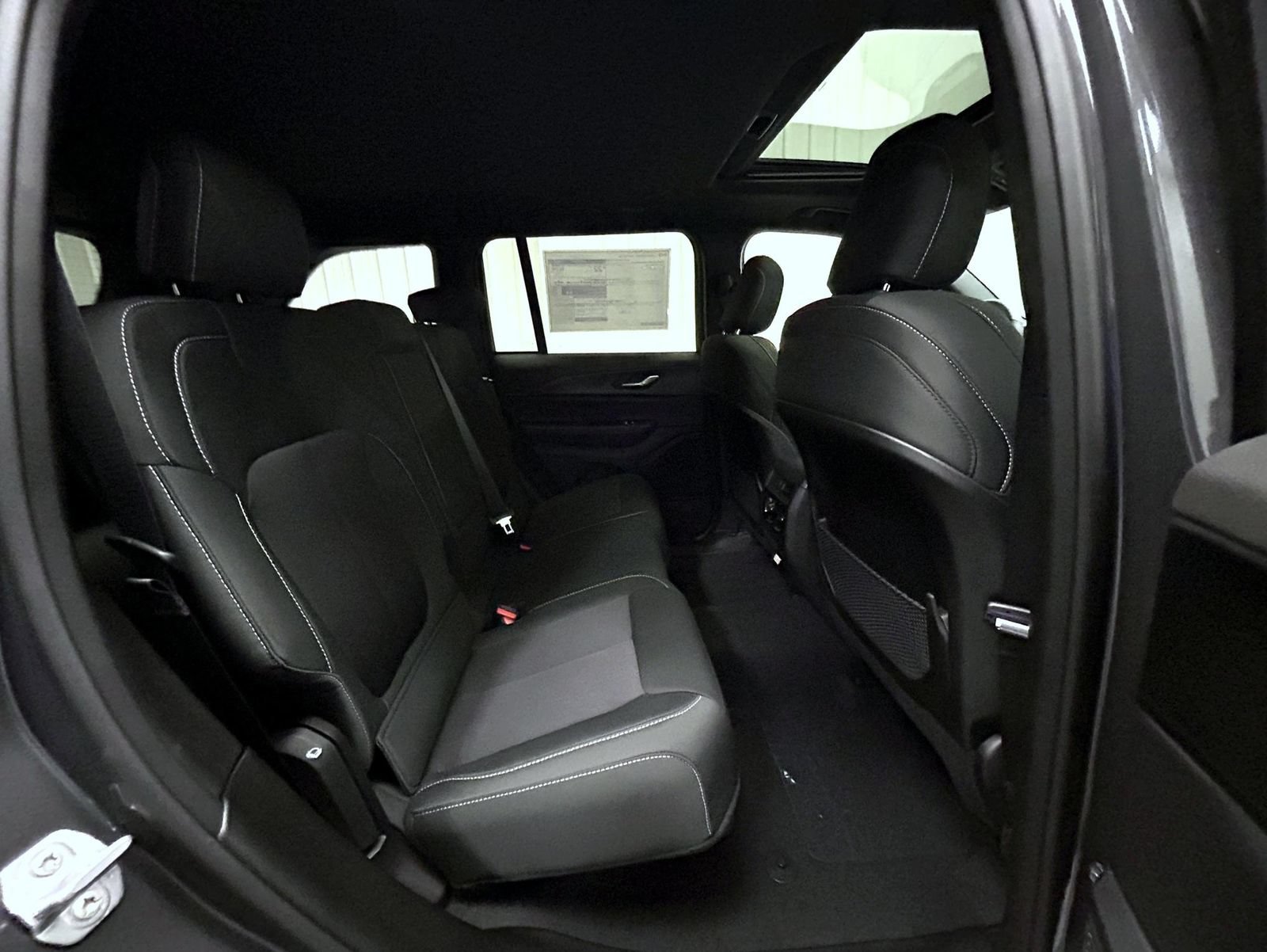 New 2026 Jeep Grand Cherokee Laredo X AWD/4WD image 18