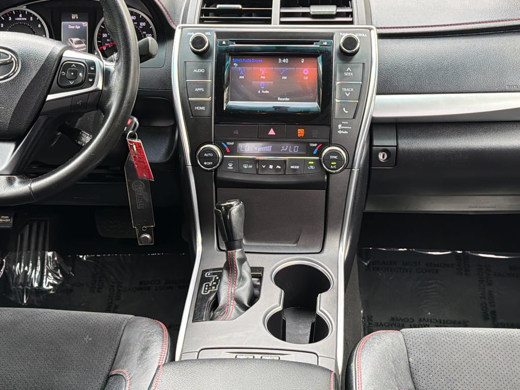 Used 2015 Toyota Camry XSE w/ Moonroof Package FWD image 11