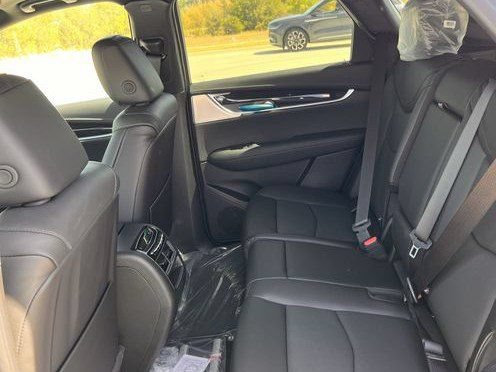 New 2026 Cadillac XT5 Premium Luxury w/ LPO, ONYX Package FWD image 28