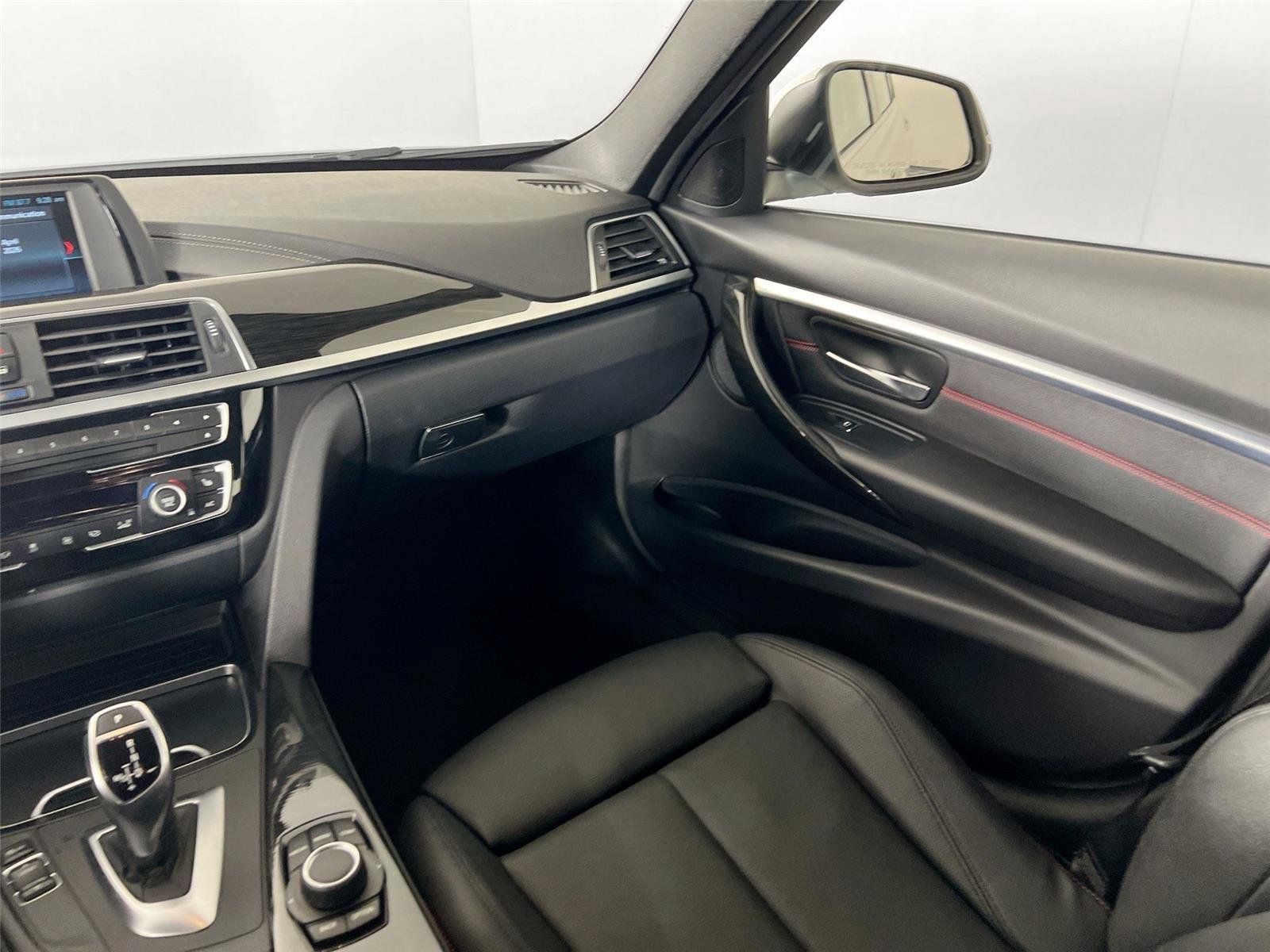 Used 2018 BMW 330i xDrive Sedan w/ Convenience Package image 24