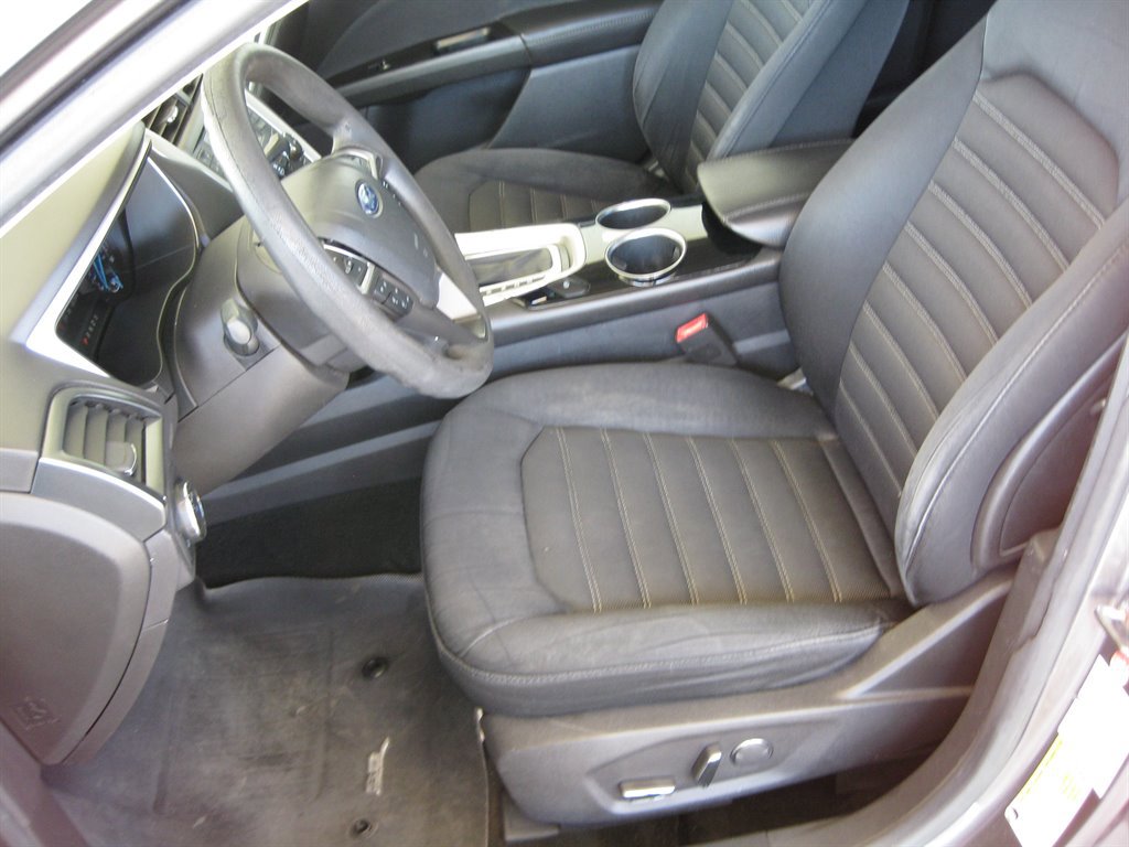 Used 2013 Ford Fusion SE FWD image 12