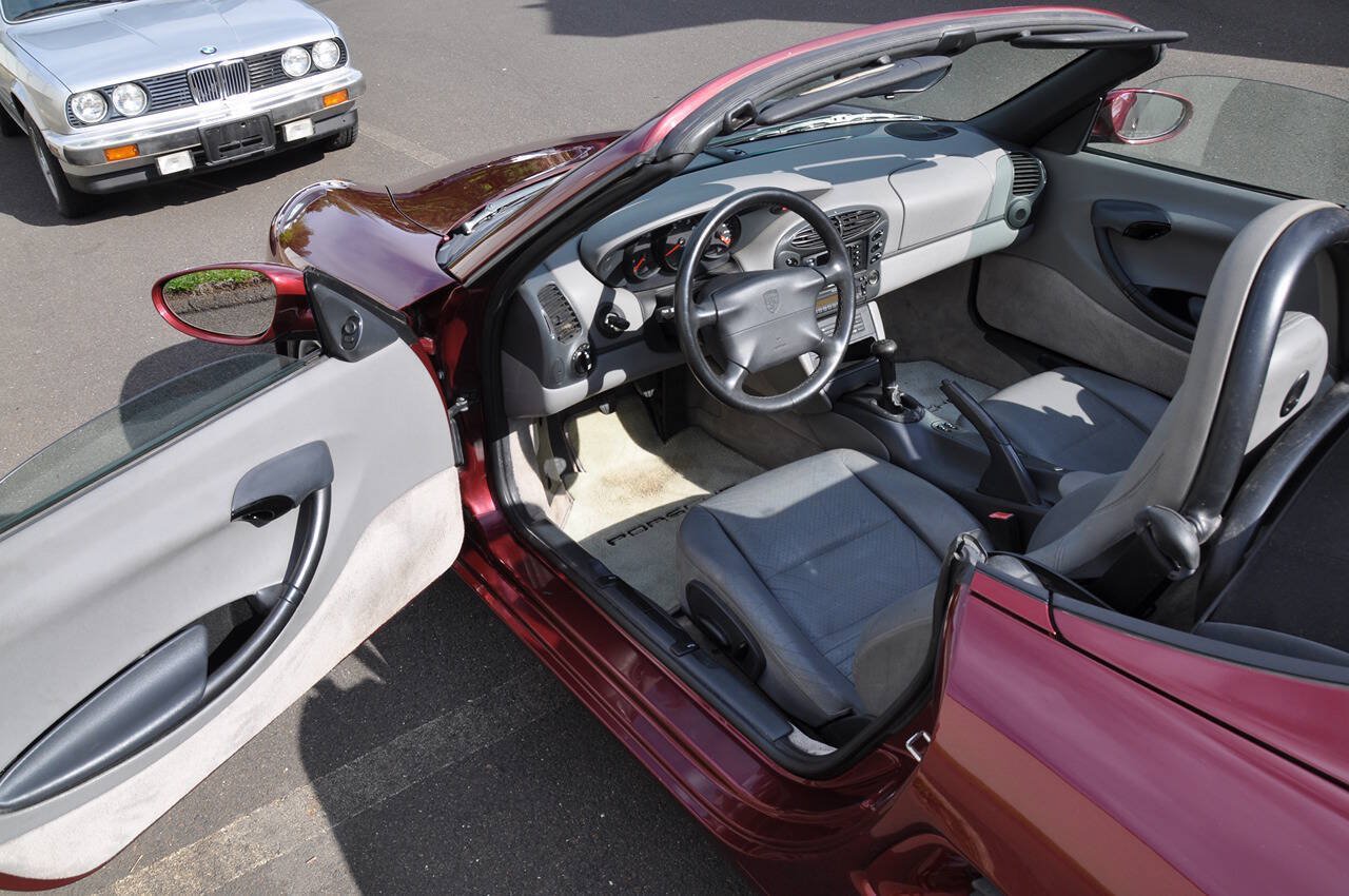 Used 1997 Porsche Boxster RWD image 31
