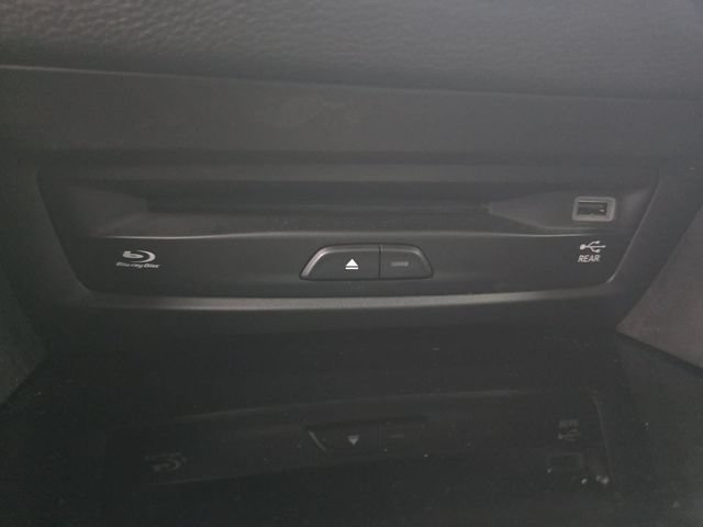 Used 2021 Chrysler Pacifica Limited w/ Uconnect Theater Family Group FWD image 29