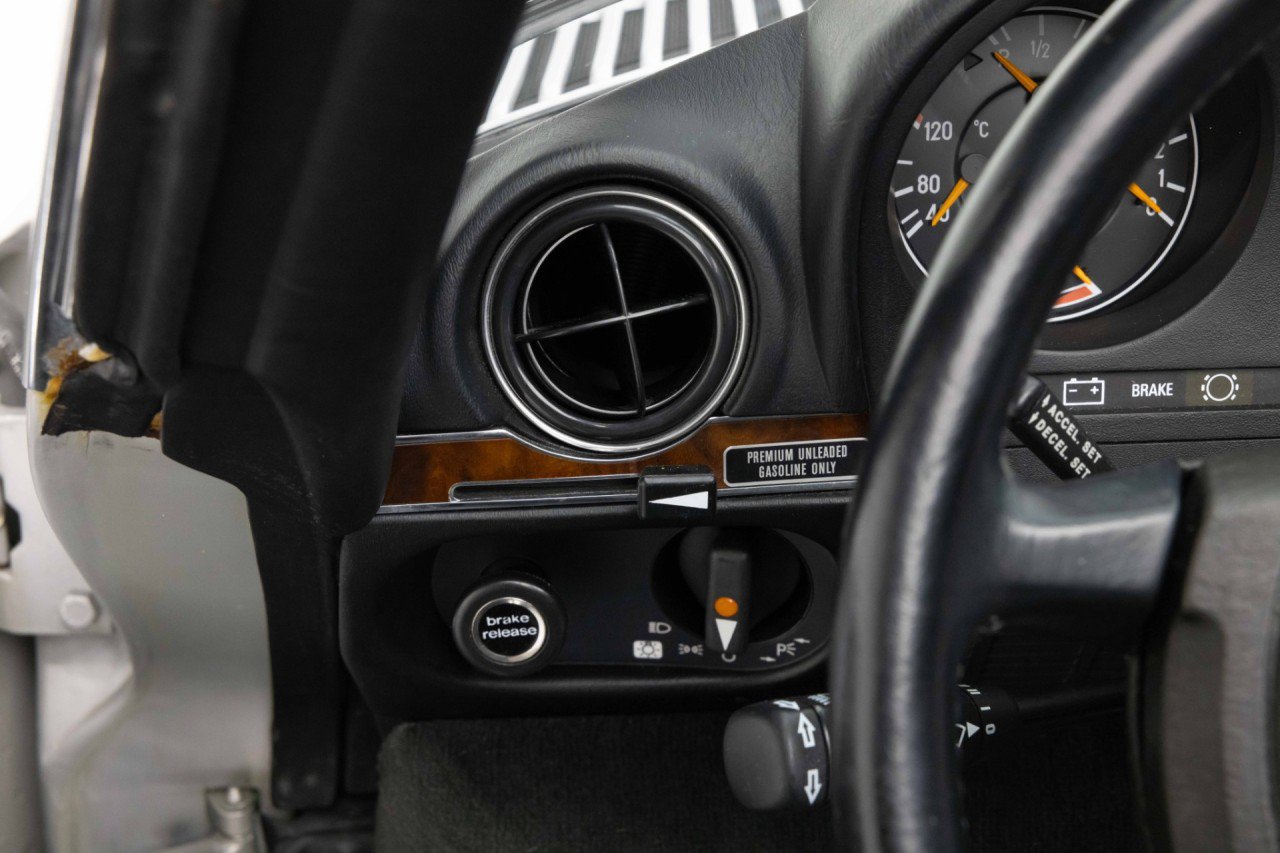 Used 1987 Mercedes-Benz 560 SL image 32