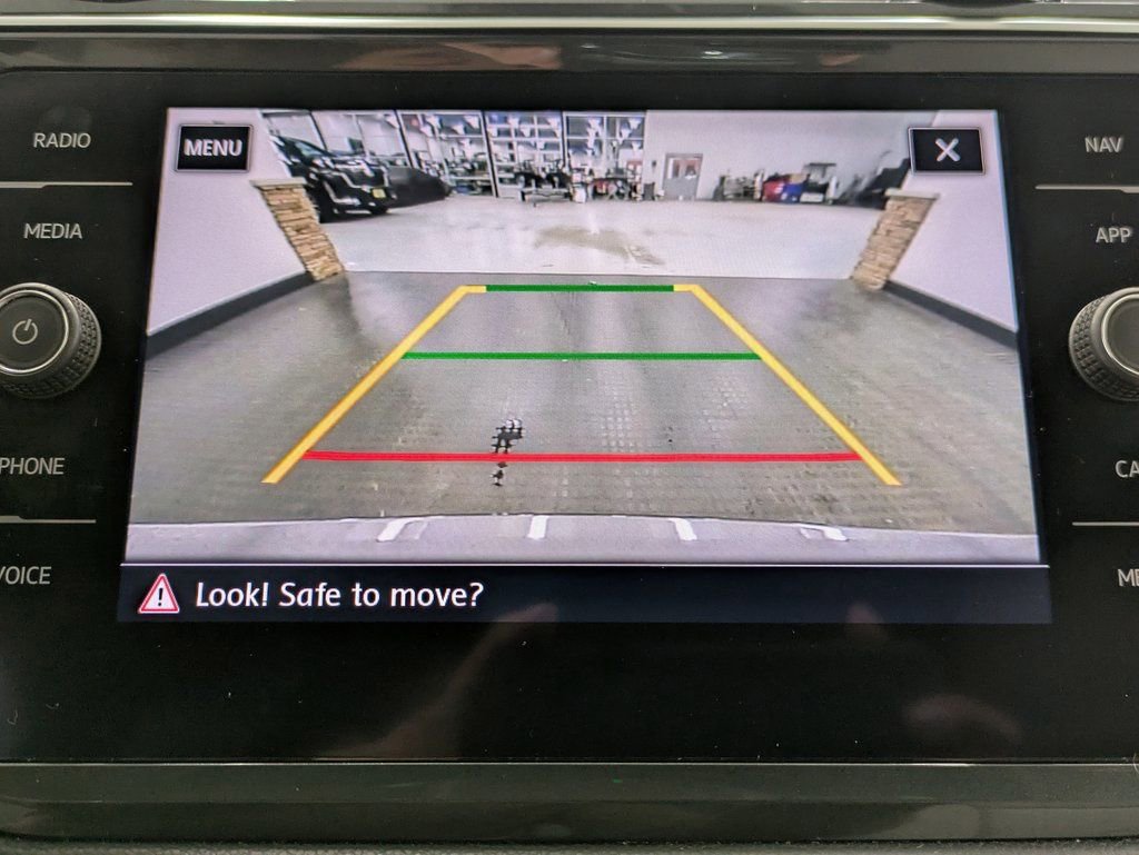 Used 2020 Volkswagen Tiguan SEL image 15