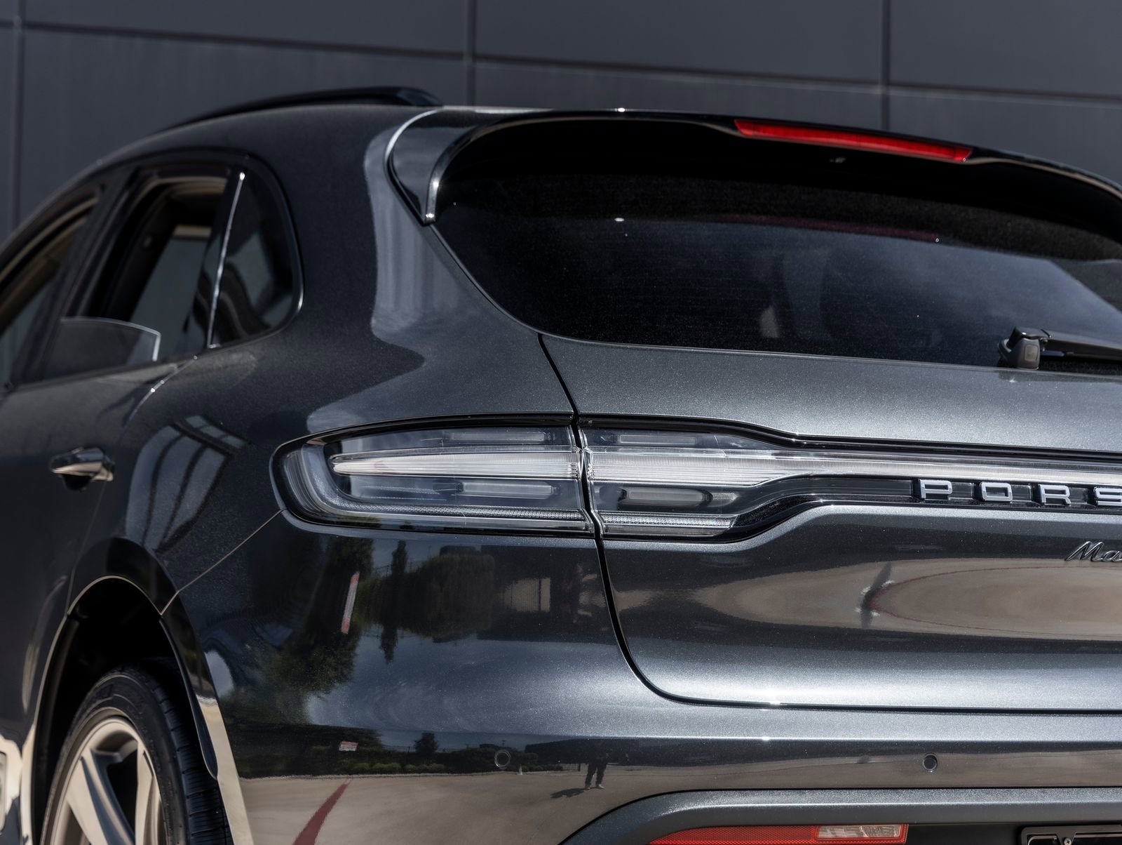Certified 2022 Porsche Macan AWD/4WD image 13