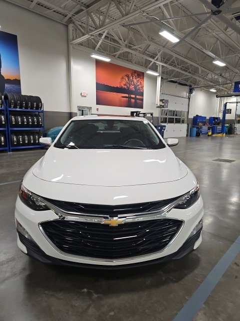 Used 2021 Chevrolet Malibu LT image 3