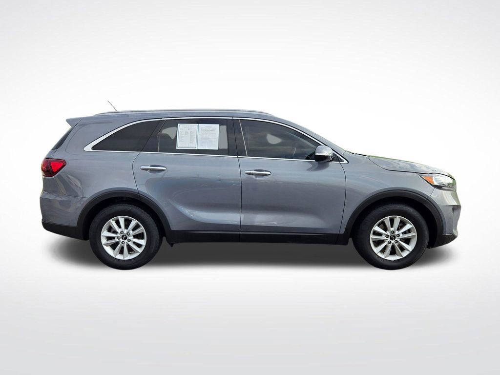Used 2020 Kia Sorento LX w/ LX I4 Convenience Package image 2