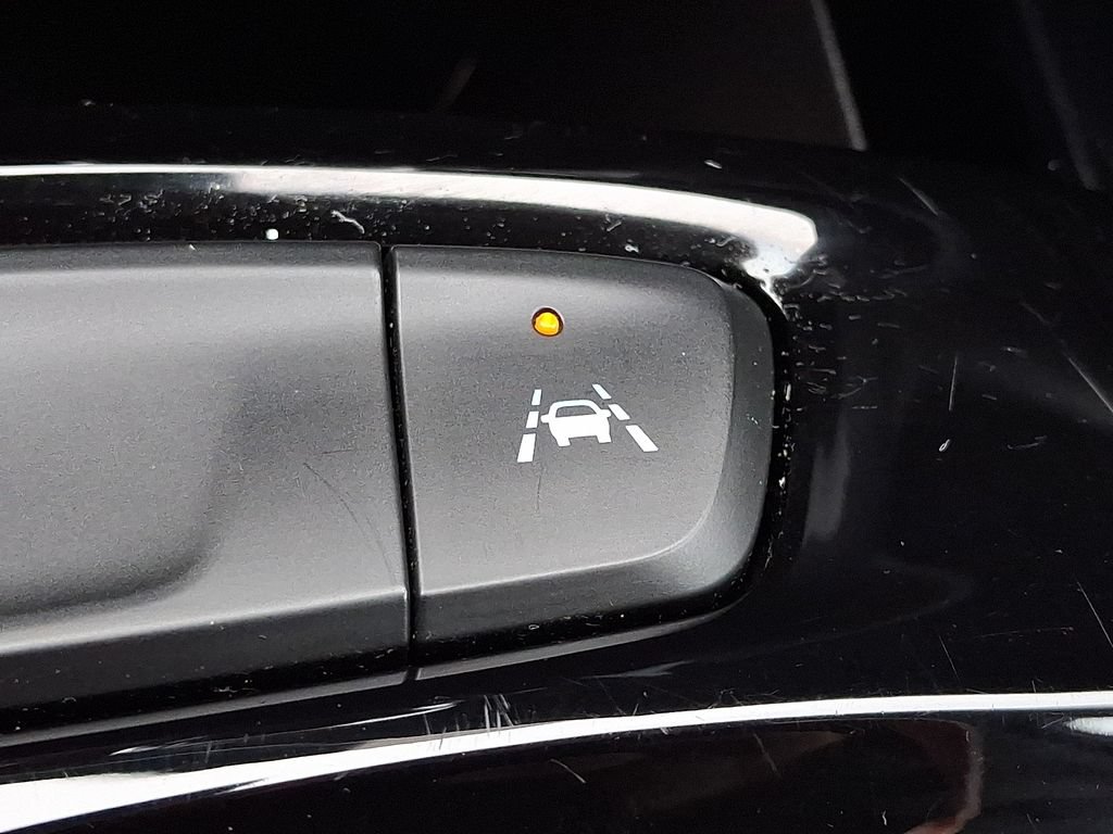 Used 2025 Chevrolet Trax LT FWD image 27