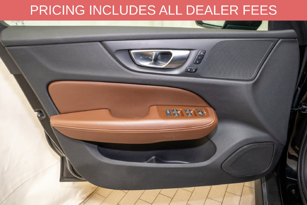 Used 2025 Volvo V60 B5 Cross Country Plus AWD/4WD image 13