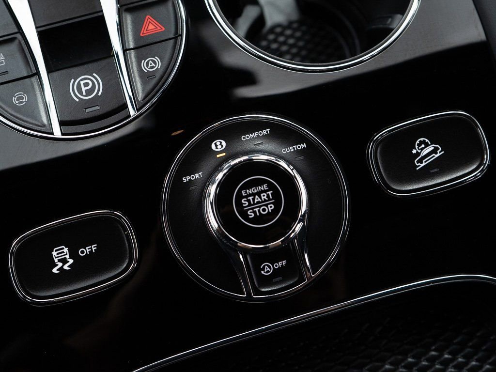 New 2025 Bentley Bentayga image 34