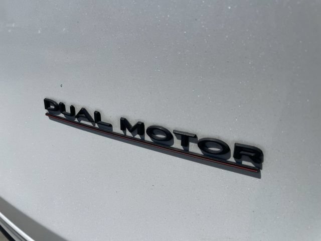 Used 2023 Tesla Model Y Long Range AWD/4WD image 33
