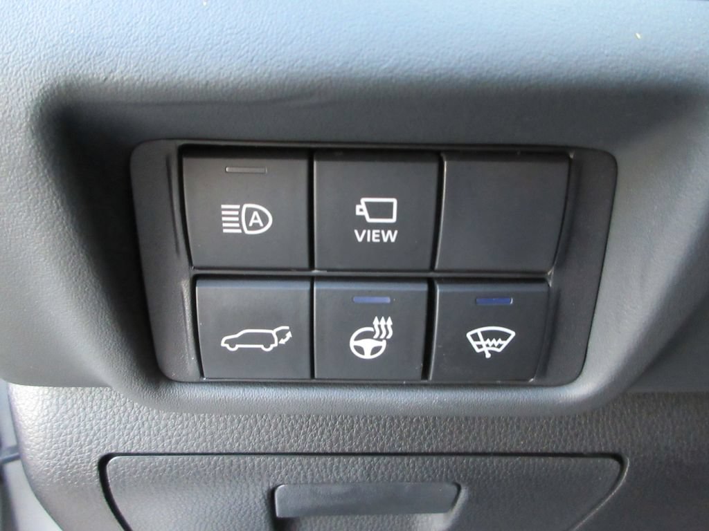 Used 2022 Toyota Highlander Platinum AWD/4WD image 25