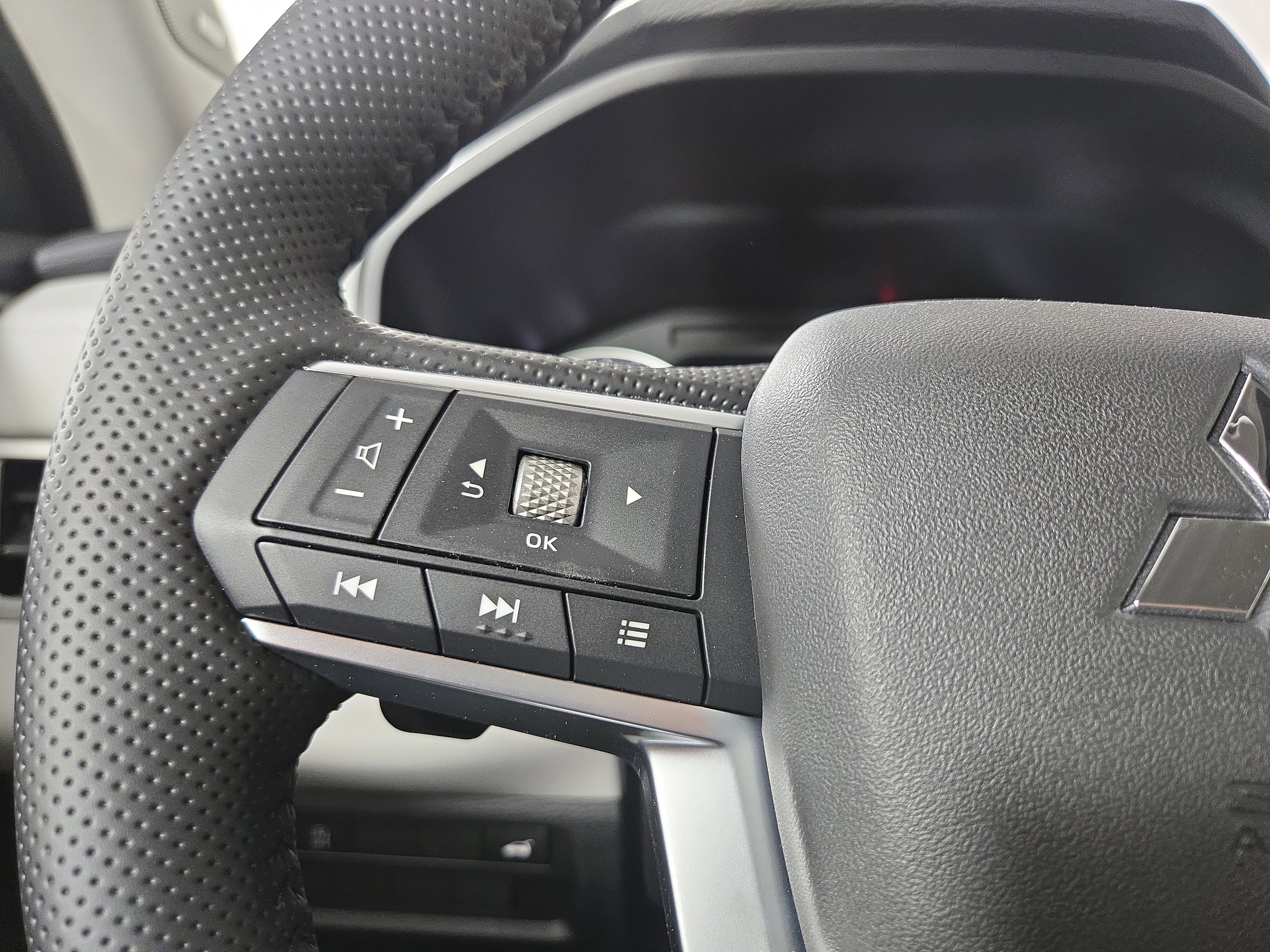 New 2026 Mitsubishi Outlander SE image 15